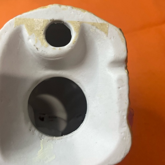 White and Red Skull Decor - Picture 11 of 14